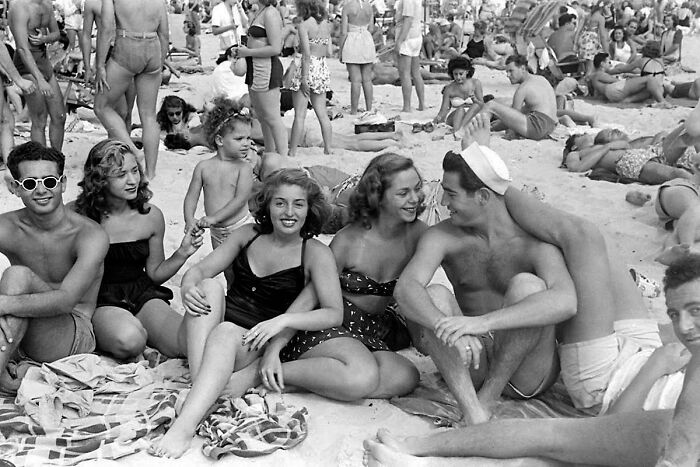 Rockaway Beach, Queens, New York, 1946 / Photo By Sam Shere