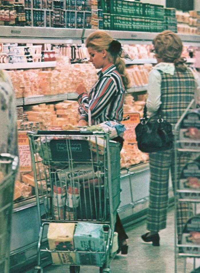 The Treasury Discount Store And Supermarket, Circa 1971, As Photographed For Parent J.c. Penney Company’s Annual Report. Photo Courtesy Of Pleasant Family Shopping On Facebook