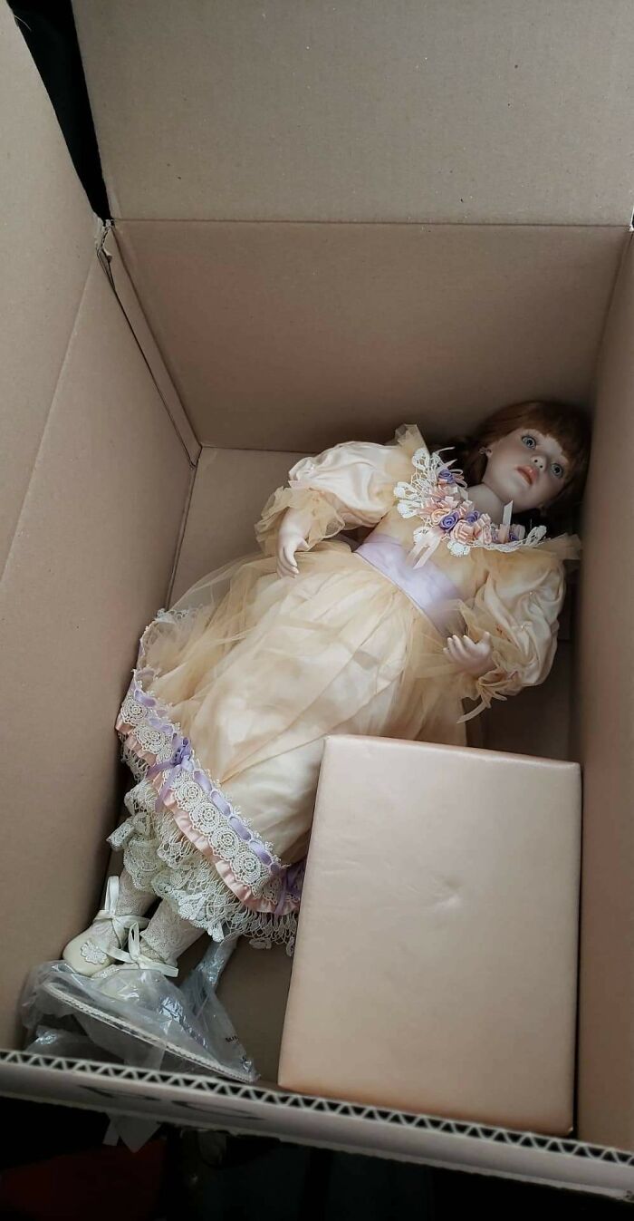 From 2012-2018, My Now Girlfriend Was In An Abusive Relationship With Her Youngest Son's Dad. She Had A Collection Of 26 Porcelain Dolls She'd Been Collecting Since Childhood. When She Escaped With Her Kids, He Smashed Them All. This Christmas, I Got Her A New Start To A New Collection. I Love Her