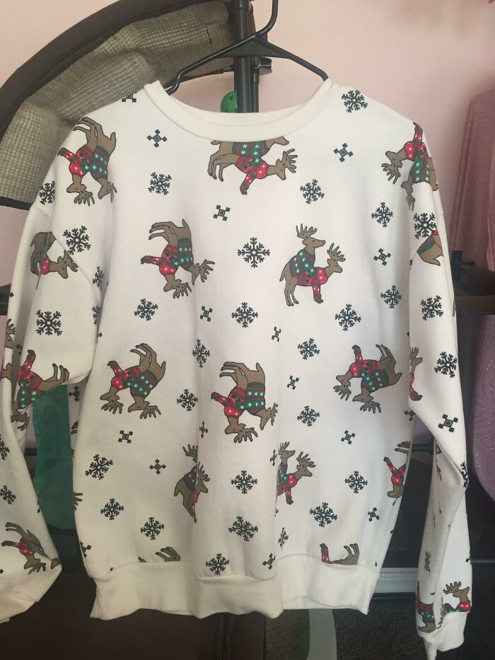 I Own No Ugly Sweaters, So I Just Borrowed This Hidden Gem From One My Best Friend. It’s My First Holiday Dinner With Girlfriends Parents, So I Gotta Make My Best Impression