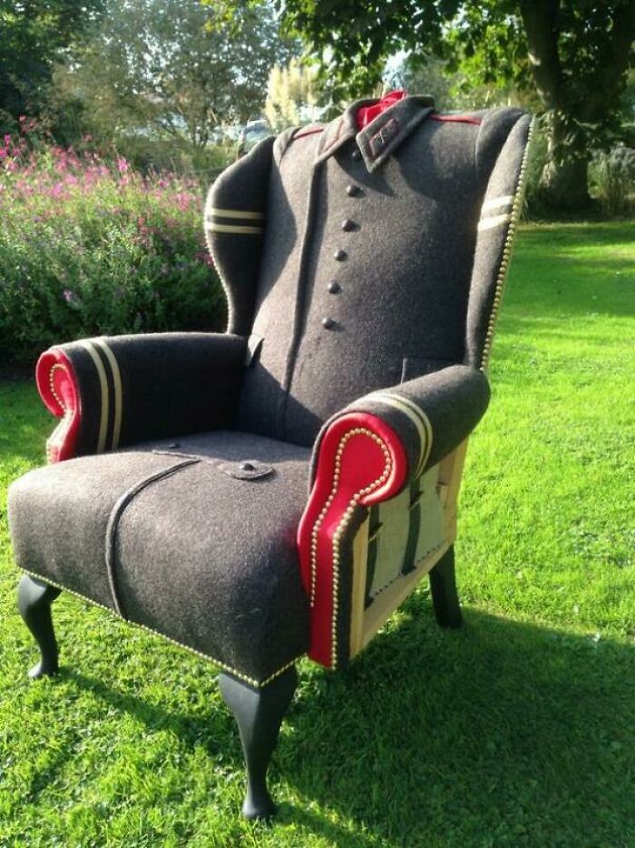 This Armchair With A "Touch" Of Ussr