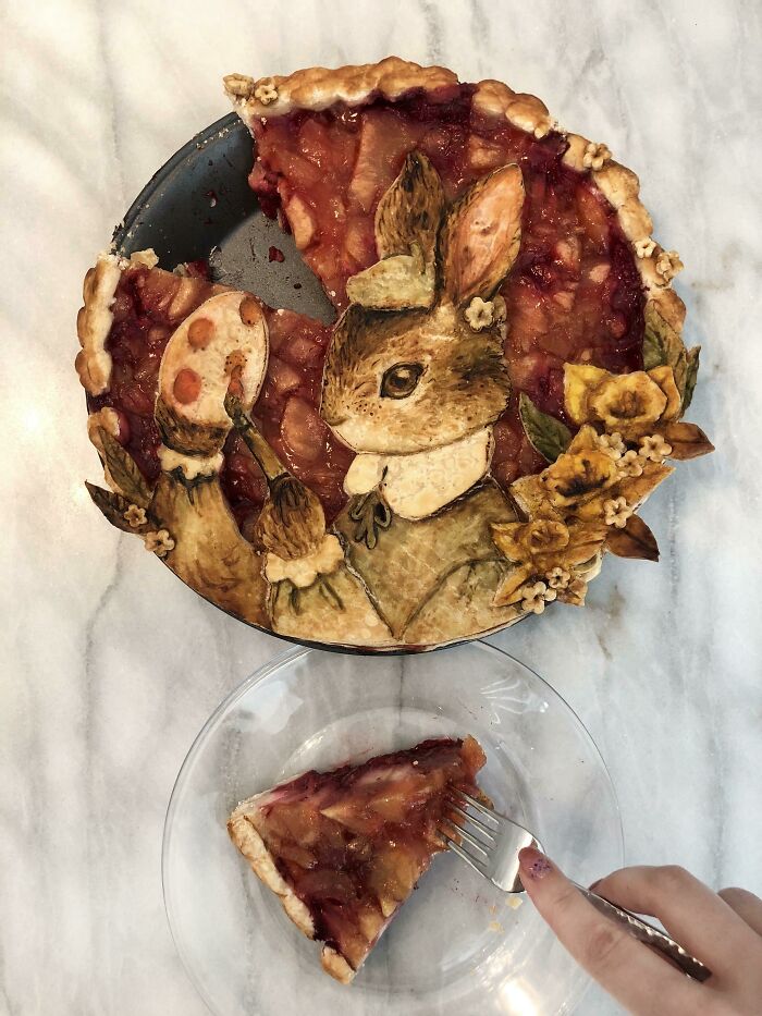 I Made A Beatrix Potter-Inspired Easter Pie - The Filling Is Apple And Mixed Field Berry 