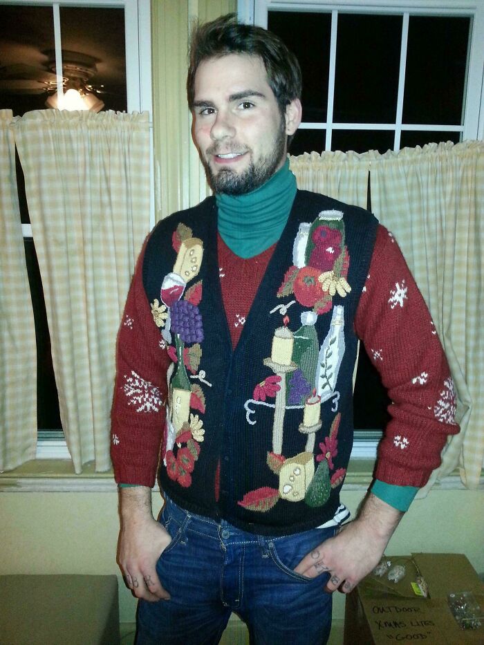 What Does Reddit Think Of My Ugly Sweater Party Outfit?