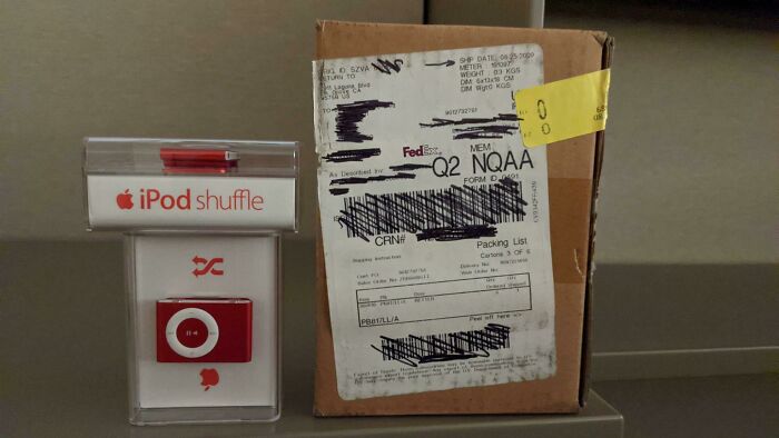 Cleaning Out The Office, Found 2 Ipod Shuffles From 2009 In A Filing Cabinet. Sealed, Unopened, Unused. 1gb Each