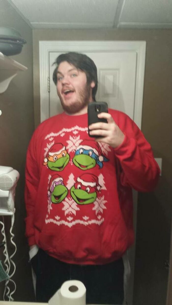 I May Not Be A Hot Girl, But My Inspired Christmas Sweater Selfie Is Awesome