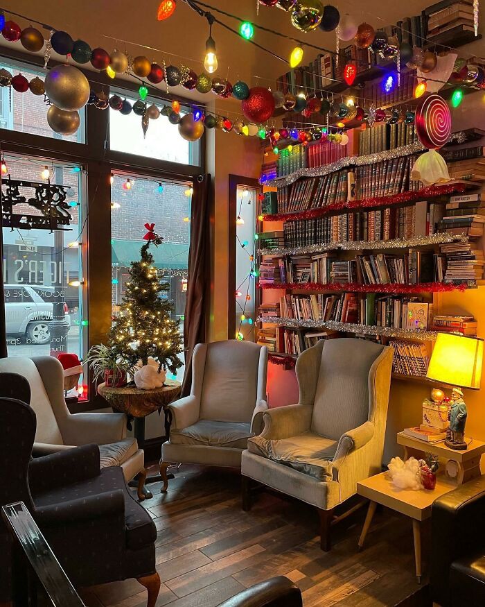 The Bar My BF Runs Is Pretty Cozy This Time Of Year