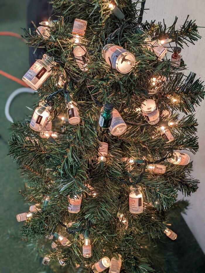 My Coworker And I Turned Our Clinics Empty Covid Vaccine Vials Into Christmas Lights And Ornaments