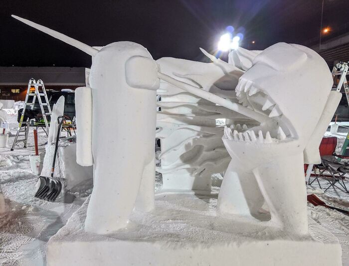 Mi escultura de nieve de "Among Us" (obtuvo el primer lugar)