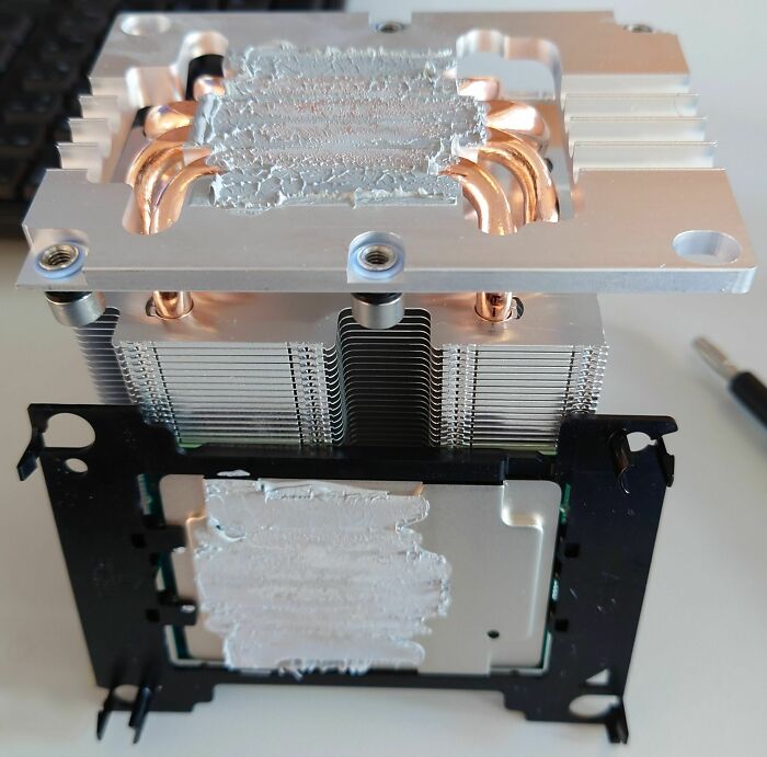 This Is How Dell Is Cooling A 1000+$ Cpu
