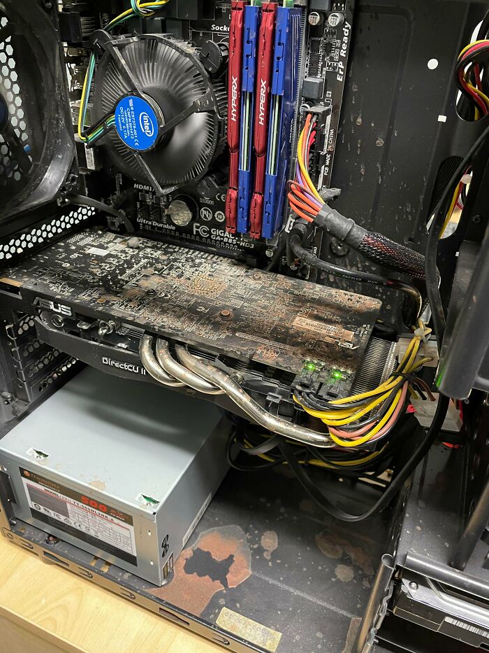 Just Got This Computer In At Work. Looks Like Someone Spilt Hot Chocolate And Just Continued To Use The Computer For Months