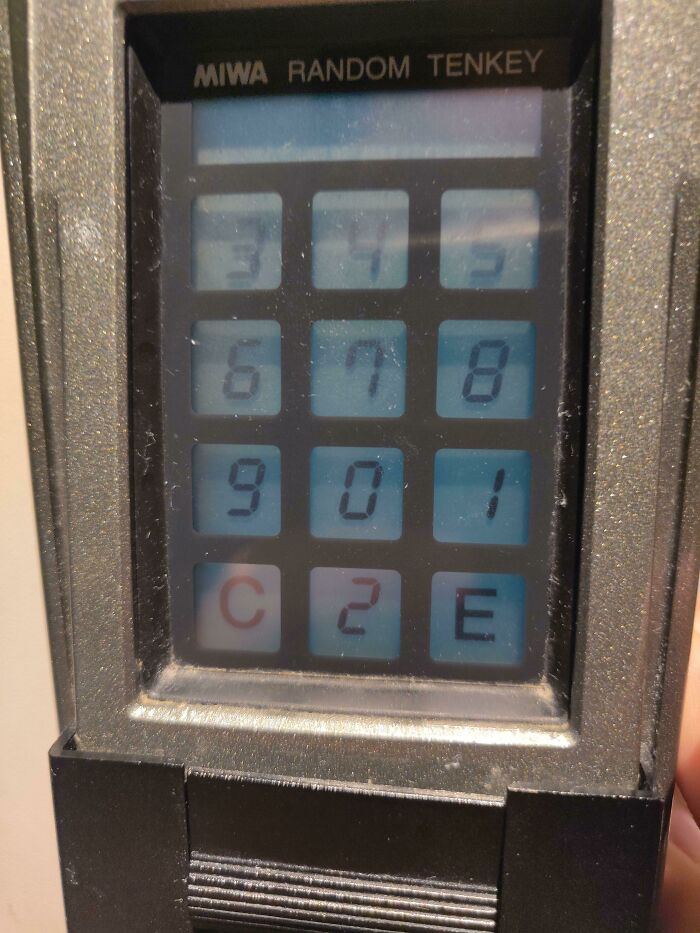 This Keypad That Randomizes The Numbers Every Time So You Can’t Tell Password By Hand Movements