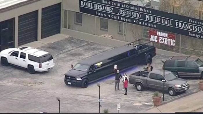 Joe Exotic’s Limo Waiting For Him Outside The Prison In Anticipation Of The Presidential Pardon