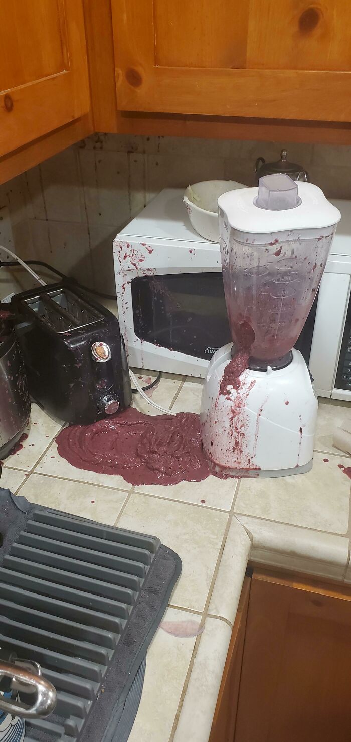 My 14-Year-Old Daughter Decided To Stir The Smoothie With A Metal Spoon. While The Blender Was Still Blending
