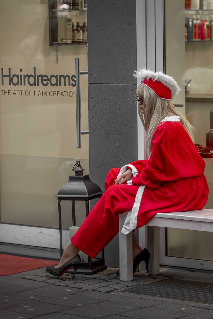I Thought It Was A Real Person Sitting On A Bench, Until I Noticed Her Hands. Festive Mannequin