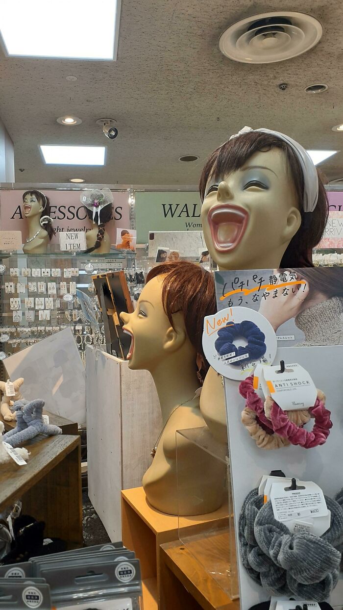 These Laughing Mannequin Heads