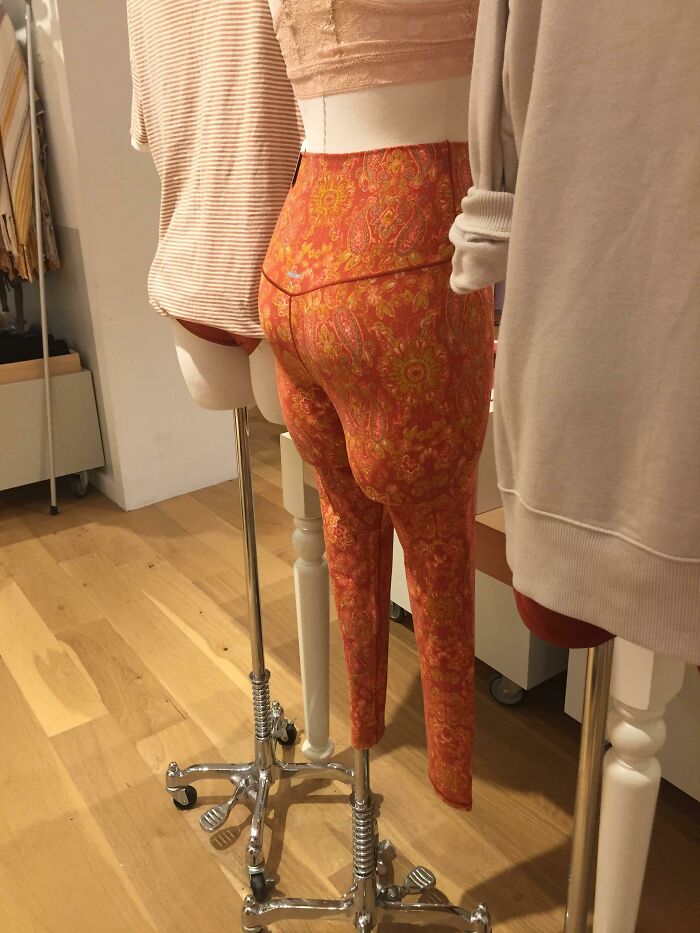 The Way These Leggings Hang Off The Mannequin Make It Look Like It Has A Saggy Double Butt