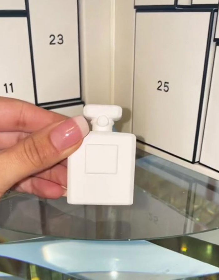 TikToker Roasts Chanel By Revealing What’s Inside Its ‘Glamorous’ $825 Advent Calendar TikToker Roasts Chanel By Revealing What’s Inside Its ‘Glamorous’ $825 Advent Calendar