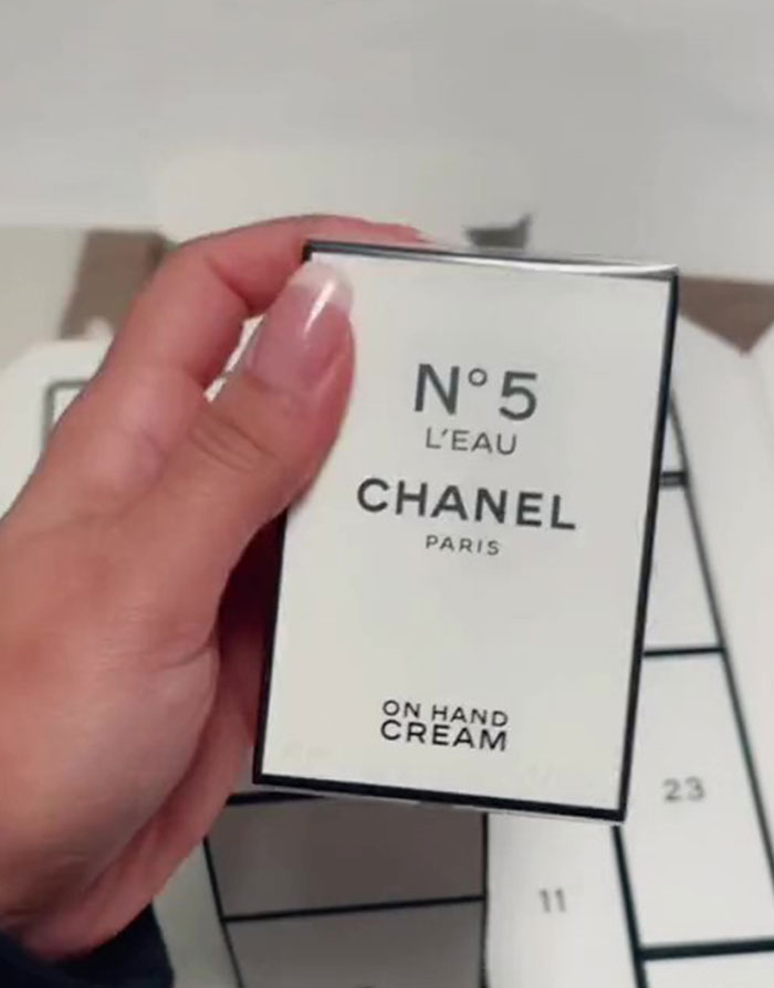 Chanel ridiculed over lacklustre US$825 advent calendar