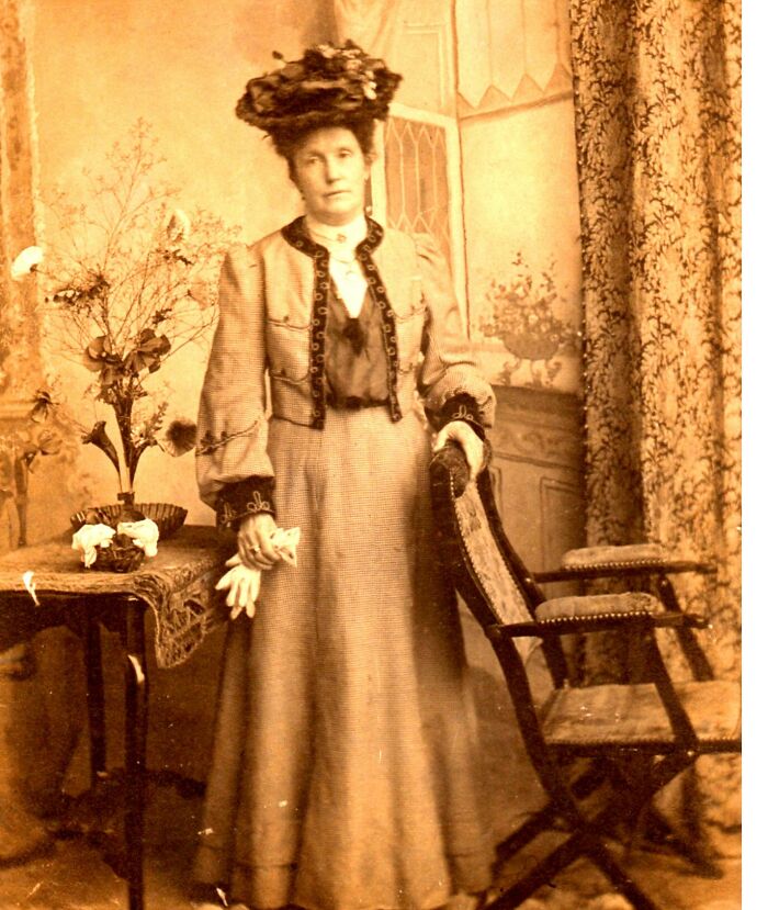 My Dad's Great Aunt Elizabeth. Circa 1910, Derbyshire, England
