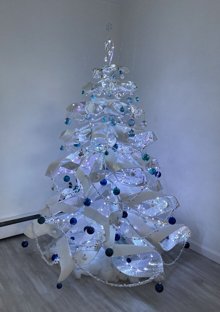 We Made A Floating Christmas Tree From Reflective Foam Insulation, And Here's The Result