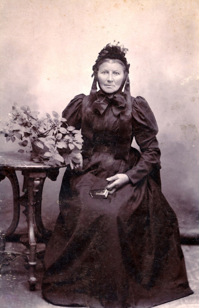 After Posting A Picture From Ca. 1895 Of My Great-Grandmother And My Great-Great-Grandmother, I Realised That This One Is Older. It's The Same Great-Great-Grandmother, Maria Svendsdatter (Born In 1829), Who Is Clearly Younger In This Photo. How Old Would You Say She Is Here?