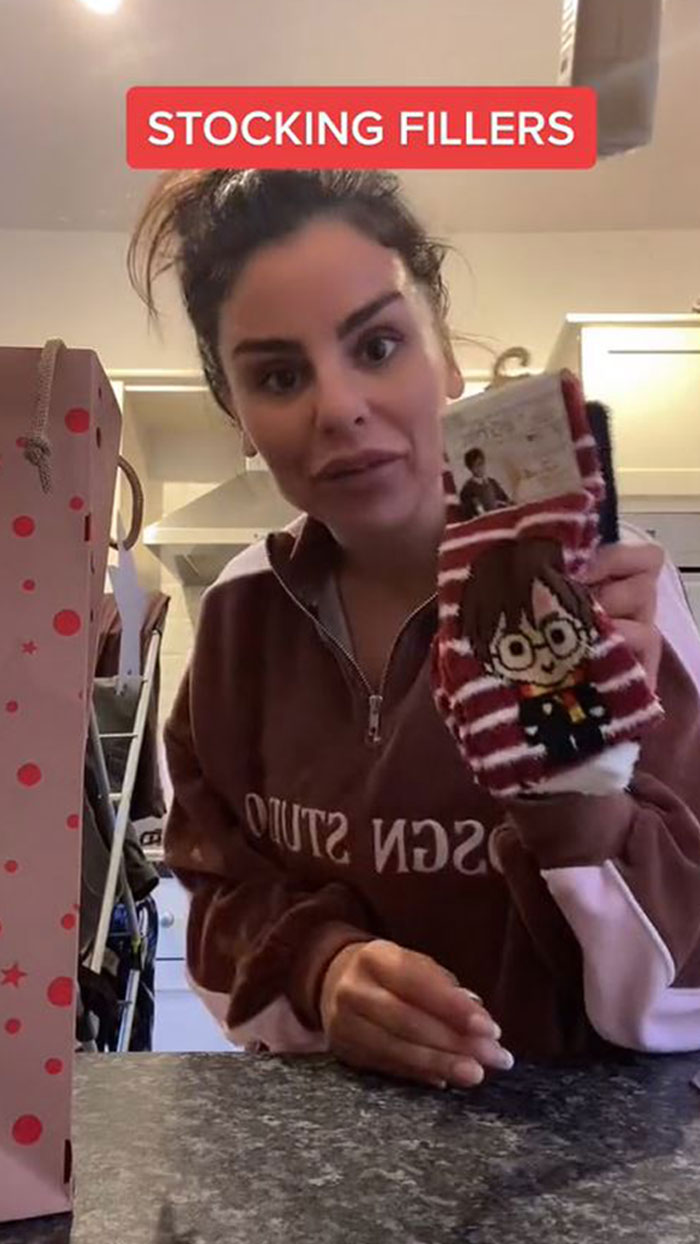 Mom Goes Viral By Buying Christmas Gifts From Santa In Pound Shop, And Taking Credit For Giving Big Gifts Mom Goes Viral By Buying Christmas Gifts From Santa In Pound Shop, And Taking Credit For Giving Big Gifts