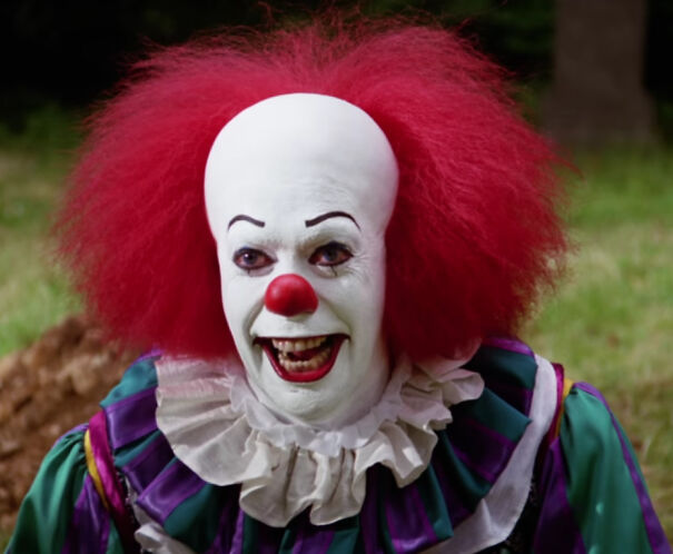 PennywiseTheClown1990-61c6309110b5e-png.jpg