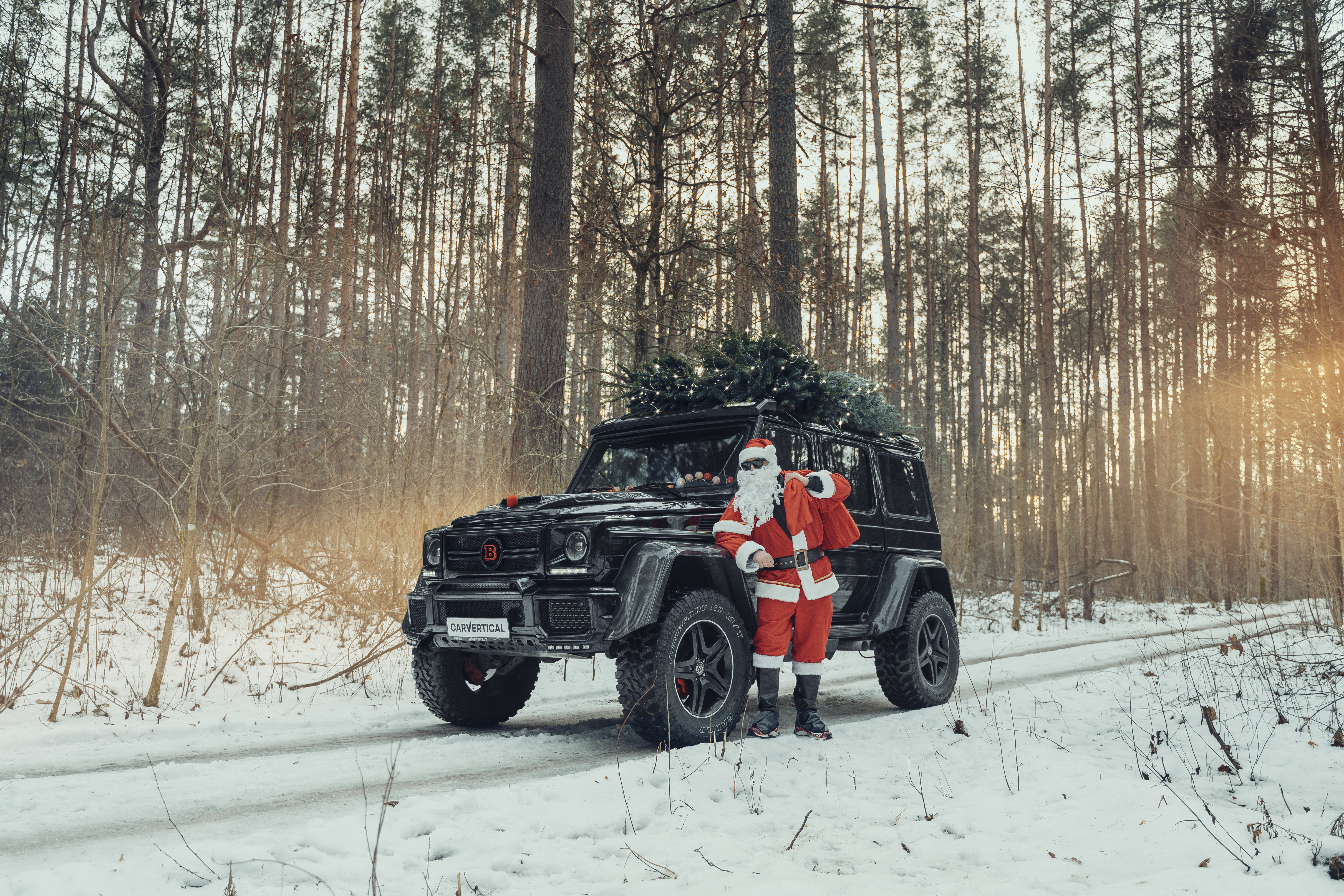 Sorry, No More Reindeers In Santa’s Ride And We Spotted His New ‘Rudolph’ (7 Pics)