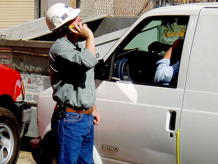 This Supervisor Shared How He Made His Limping Employee Cry By Offering Him Time Off To Get His Leg Checked, Starting A Discussion Online This Supervisor Shared How He Made His Limping Employee Cry By Offering Him Time Off To Get His Leg Checked, Starting A Discussion Online