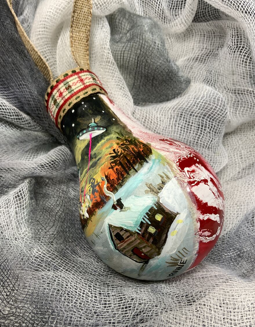 I Transform Burnt Out Light Bulbs Into Unique Christmas Ornaments. I Transform Burnt Out Light Bulbs Into Unique Christmas Ornaments.