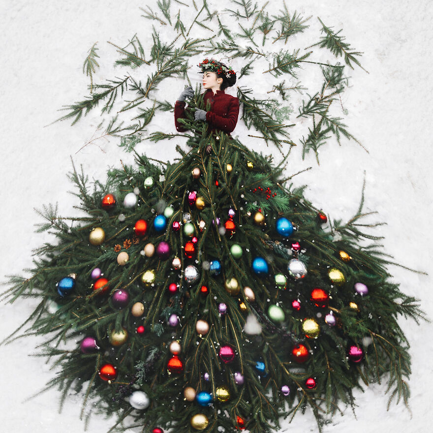 Photographer Captured 4 Seasons With Models And Tells A Story Photographer Captured 4 Seasons With Models And Tells A Story