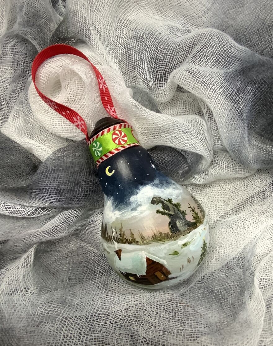 I Transform Burnt Out Light Bulbs Into Unique Christmas Ornaments. I Transform Burnt Out Light Bulbs Into Unique Christmas Ornaments.