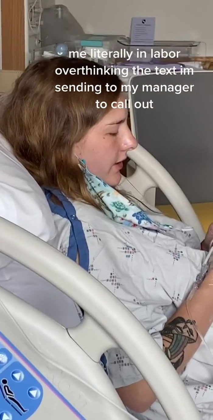 Woman struggles to tell her boss she can't come to work because she's in hospital Baby birth goes viral with 5M views