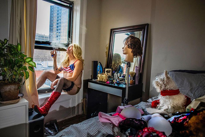Photographer Captures People And Their Bedrooms To Show Their Different Ways Of Living (30 New Pics)