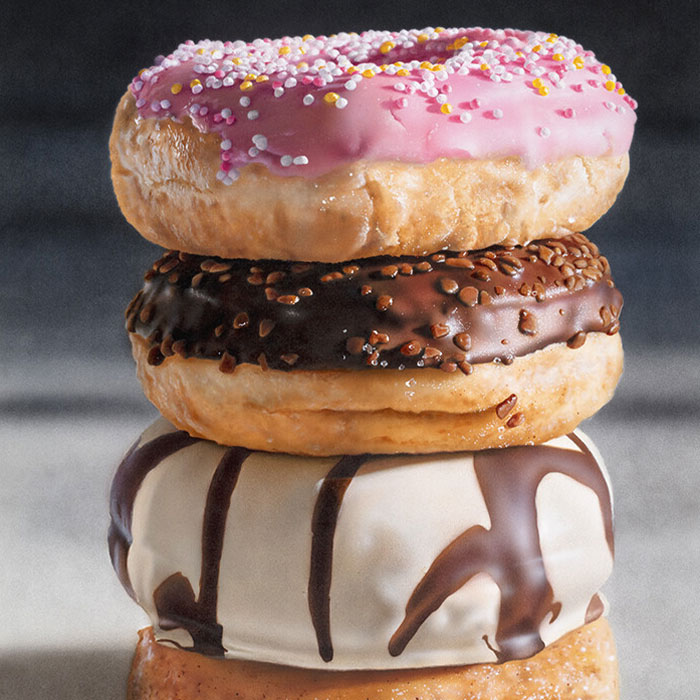 30 Times This Artist Used Acrylics And Oils To Create Paintings That Look Like Photographs