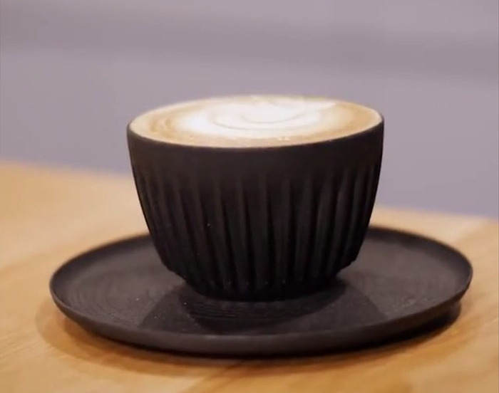 Una taza de café hecha de café