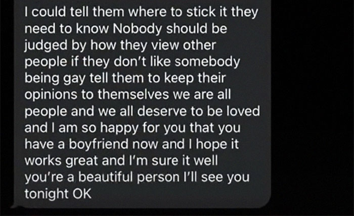 People Applaud This Waitress Who Stood Up For All The Staff And Shut Down Jerk Customer People Applaud This Waitress Who Stood Up For All The Staff And Shut Down Jerk Customer