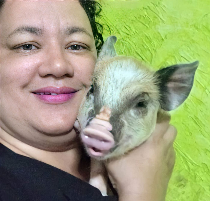 This Woman Thought She Was Buying A Mini Pig, But It Grew Into A 551-Pound Swine That Is Adored By Its Family Despite Its Size