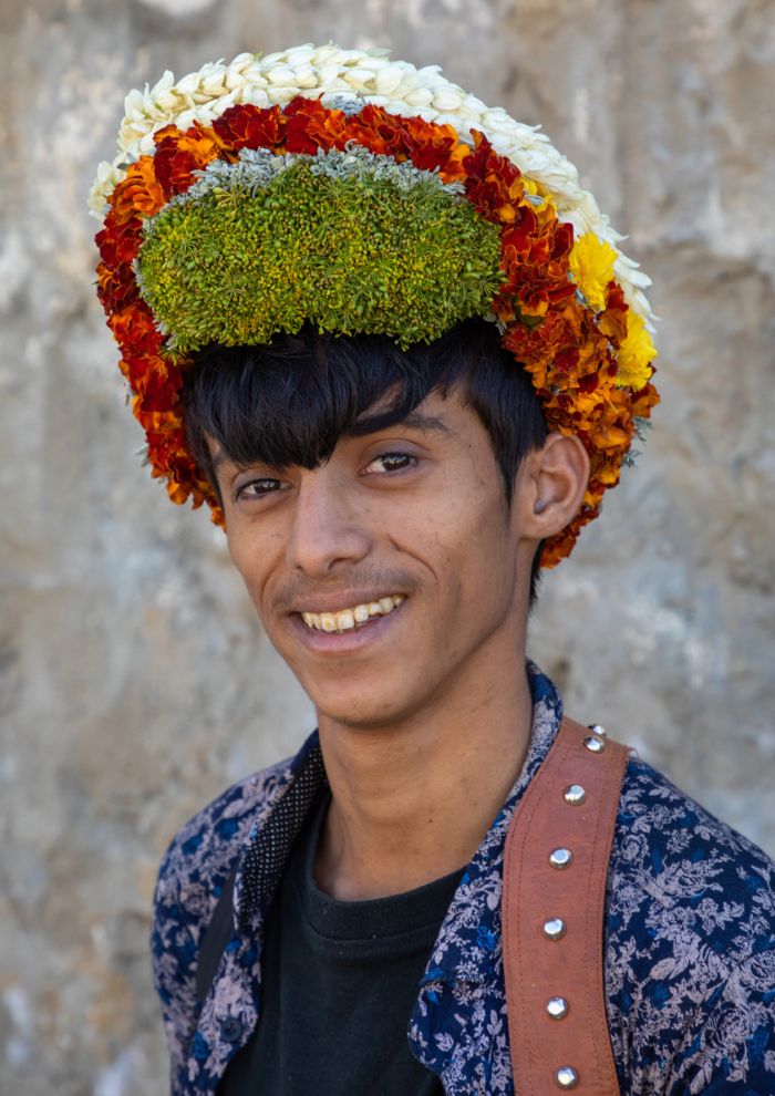 On My Trip To Saudi Arabia, I Met Male Members Of The Qahtan Tribe - Flower Men
