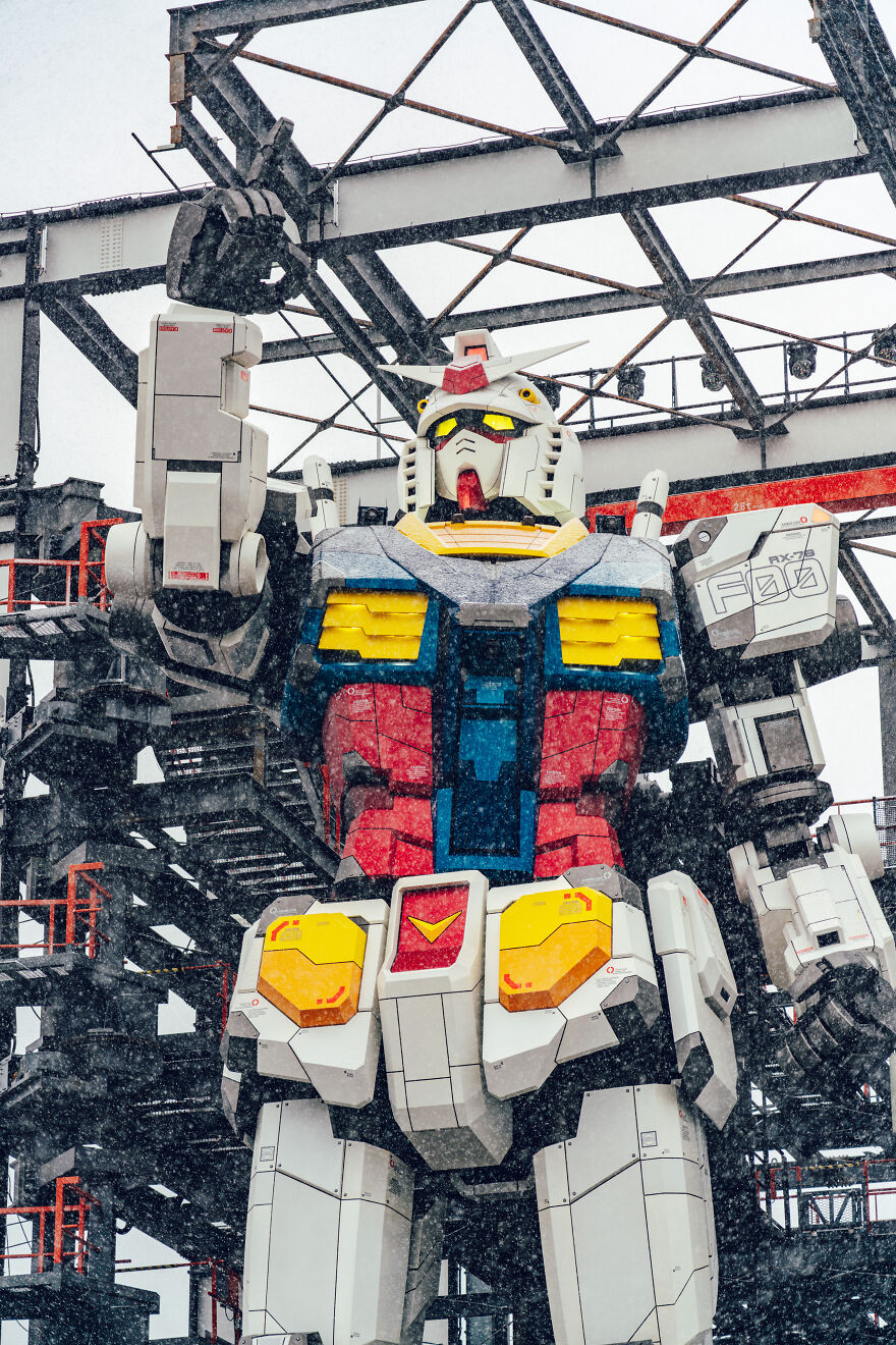 I Took Pictures Of The Gundam Starting Up In The Very Middle Of A Snowstorm (15 Pics)