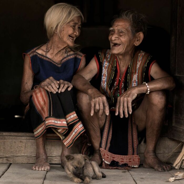 Passionate About Vietnam, Photographer Captures The True “Soul” Of His People In Their Daily Lives (New Pics)