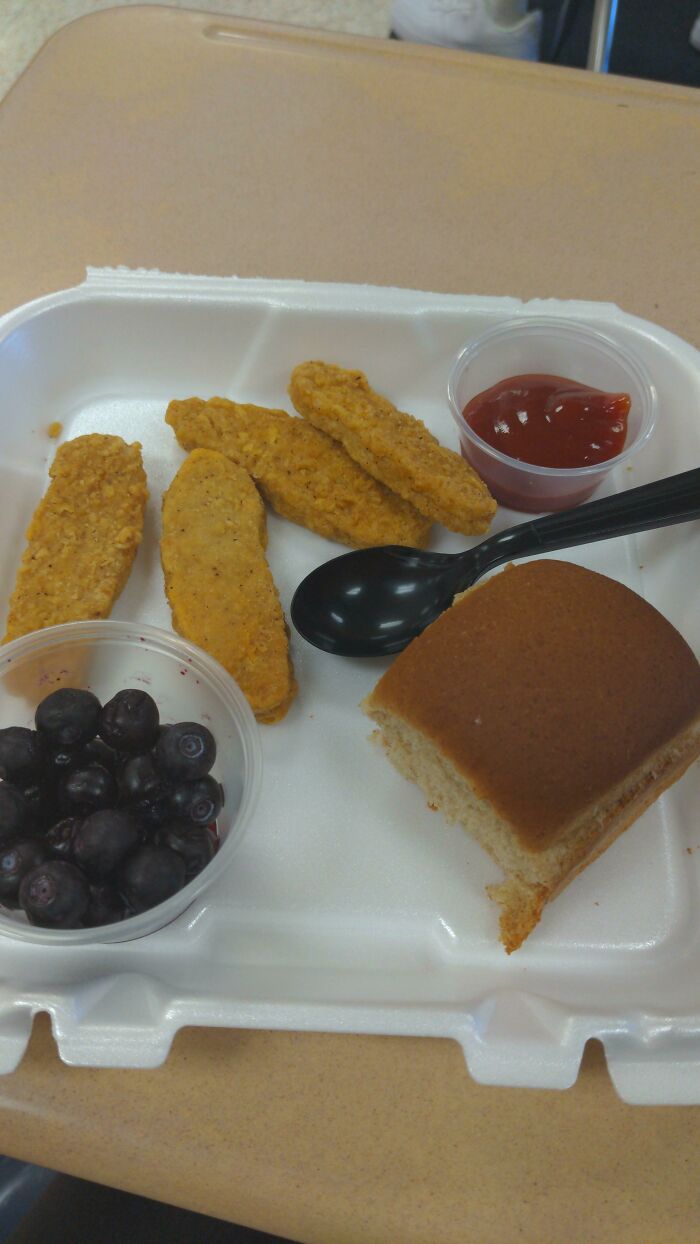 What My School Thinks Is An Acceptable Lunch For High School Kids. USA