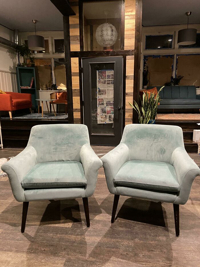 Thrifted These Two Comfy Chairs For My Coffee Shop For $70 Total!!