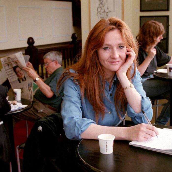 J.k. Rowling Writing Harry Potter At A Café In Scotland (1998)