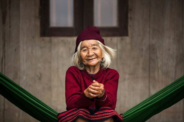 Passionate About Vietnam, Photographer Captures The True “Soul” Of His People In Their Daily Lives (New Pics)