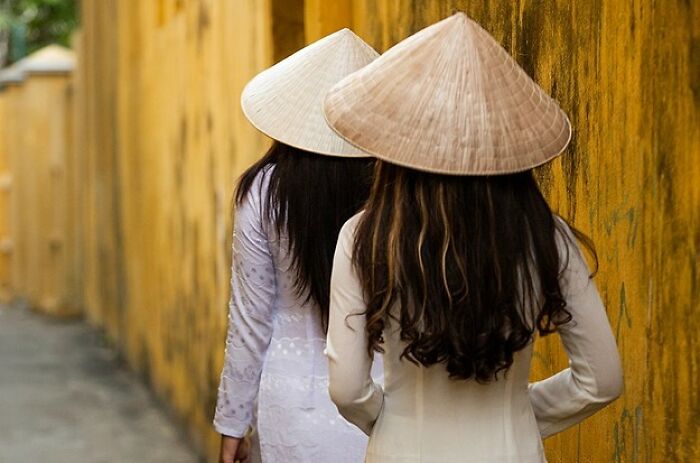 Passionate About Vietnam, Photographer Captures The True “Soul” Of His People In Their Daily Lives (New Pics)