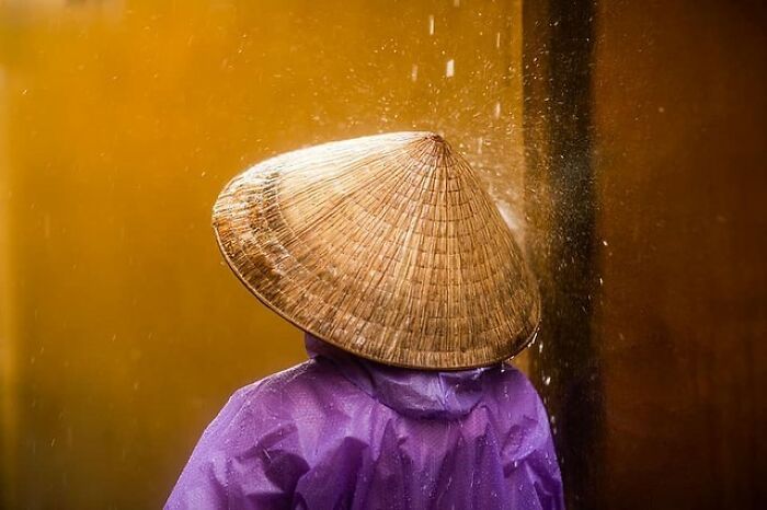 Passionate About Vietnam, Photographer Captures The True “Soul” Of His People In Their Daily Lives (New Pics)