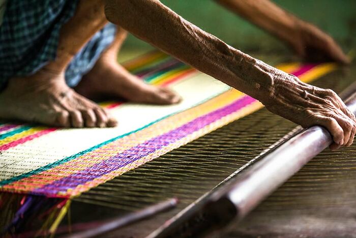 Passionate About Vietnam, Photographer Captures The True “Soul” Of His People In Their Daily Lives (New Pics)