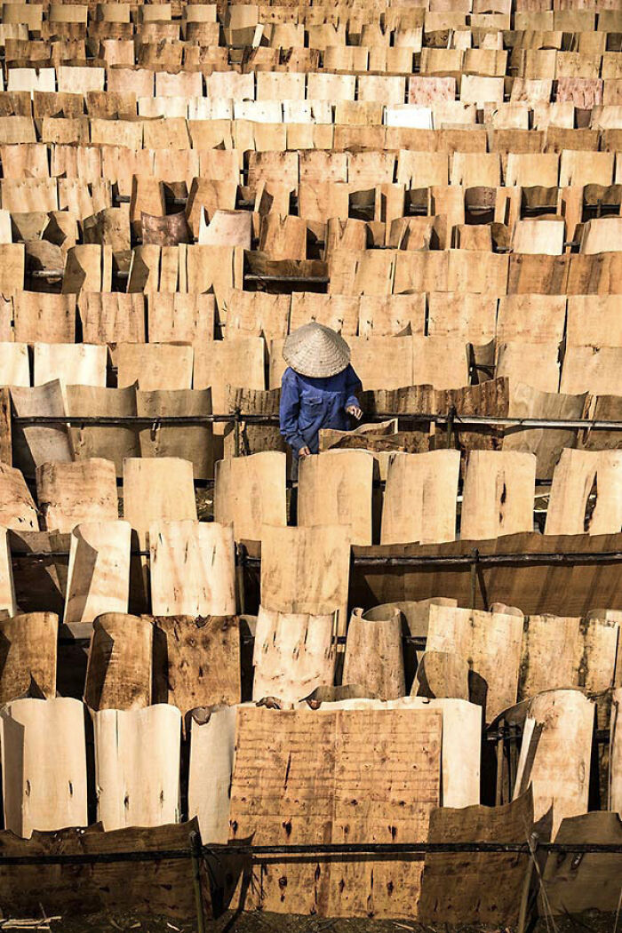 Passionate About Vietnam, Photographer Captures The True “Soul” Of His People In Their Daily Lives (New Pics)