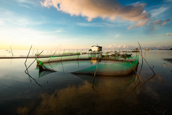 Passionate About Vietnam, Photographer Captures The True “Soul” Of His People In Their Daily Lives (New Pics)